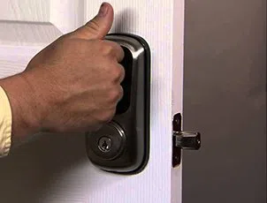 Lock Locksmith Tech San Antonio, TX 210-780-7310 - 24-7-locksmith-key-service